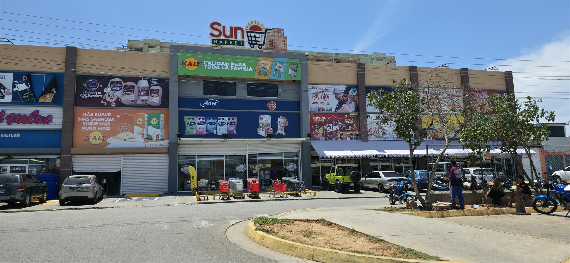 Supermercado Sun Market — Urb. Villas de Juangriego